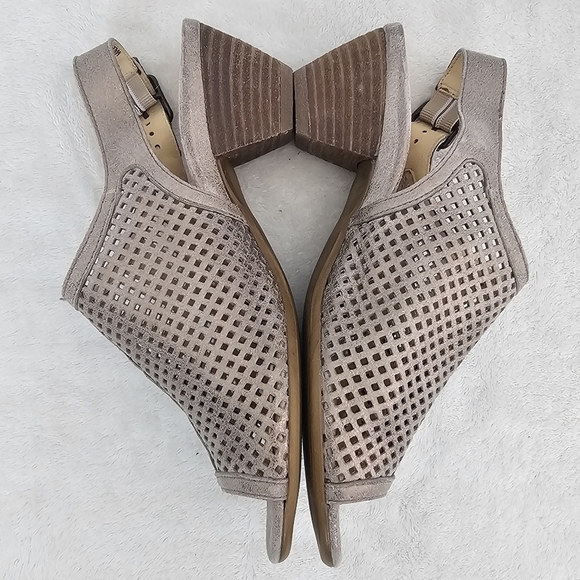 Paul Green Beige Perforated Heeled Sandals - Picture 3 of 11